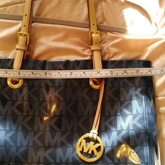 Michael Kors tote - Picture 6 of 9